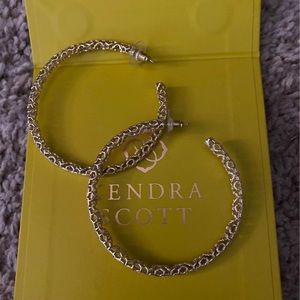 Kendra Scott Maggie Hoop Earrings in Gold Filigree